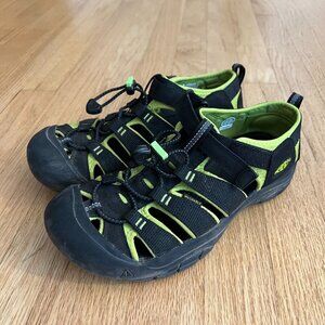Keen Newport H2 Hiking Outdoor Sandals Black Green Youth Size 6